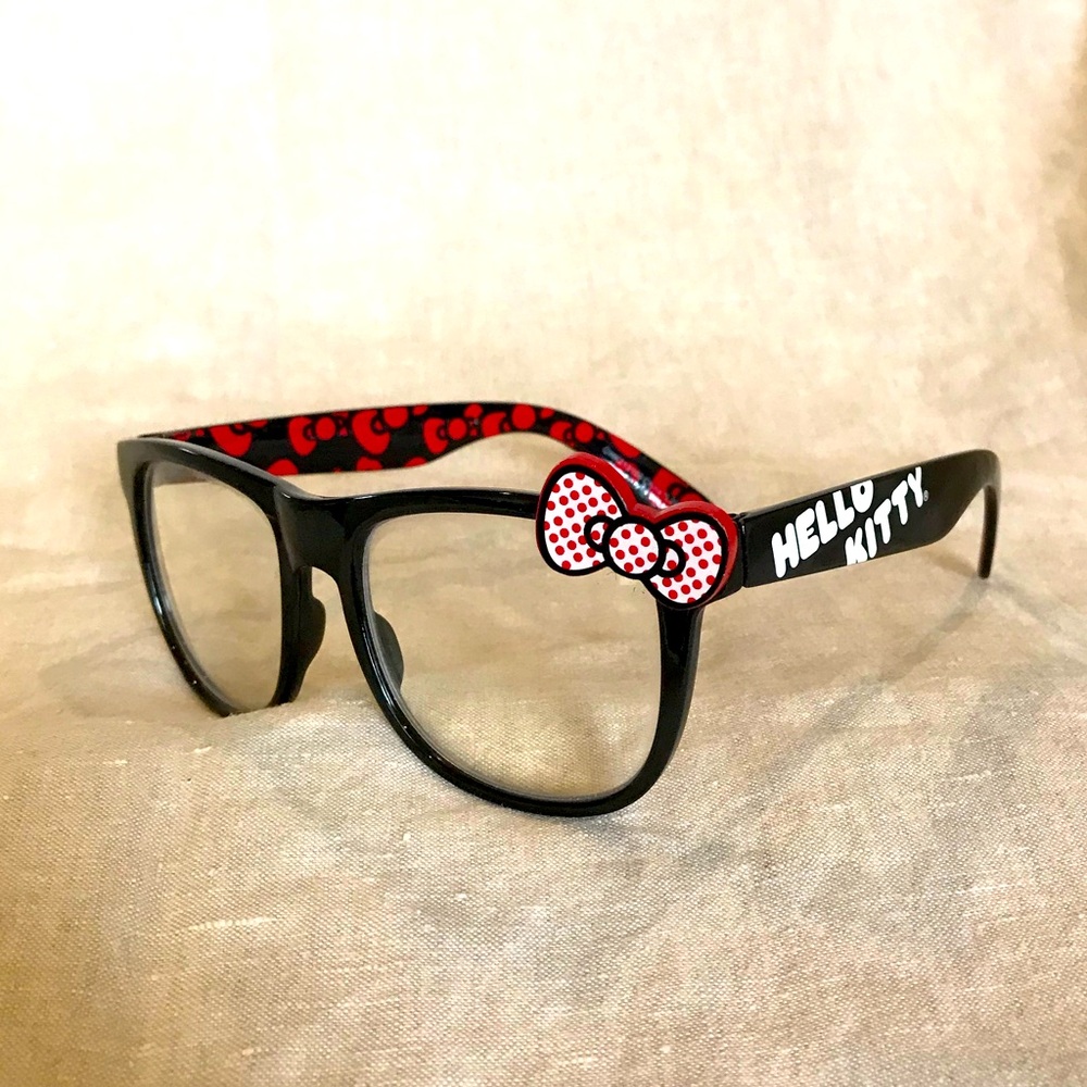 Hello Kitty eye-glasses